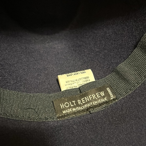 Styling hat from Holt Renfrew 100% wool - Picture 4 of 7